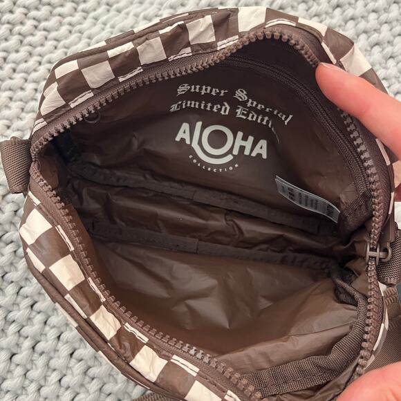 Aloha Collection• SUPER SPECIAL LIMITED EDITION LE TOUR Check Cross Body Purse - Picture 9 of 13